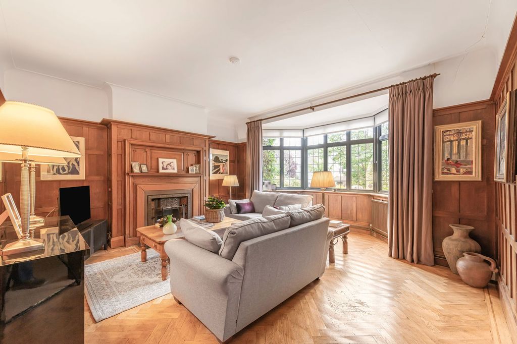 Property photo 2 of 14