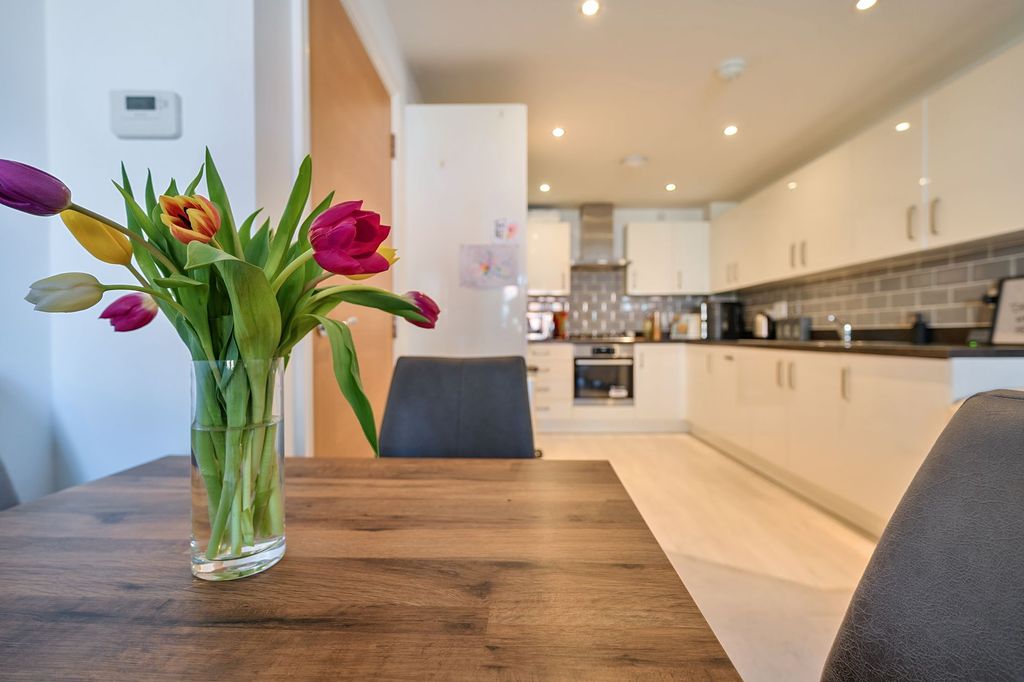 Additional image 2 of 2 bed flat for saleCarter Court, Hook RG27