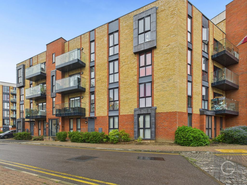 Property photo 1 of 8