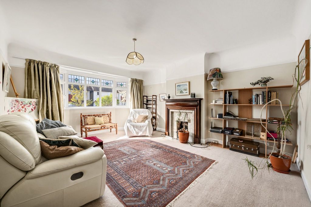 Property photo 2 of 14