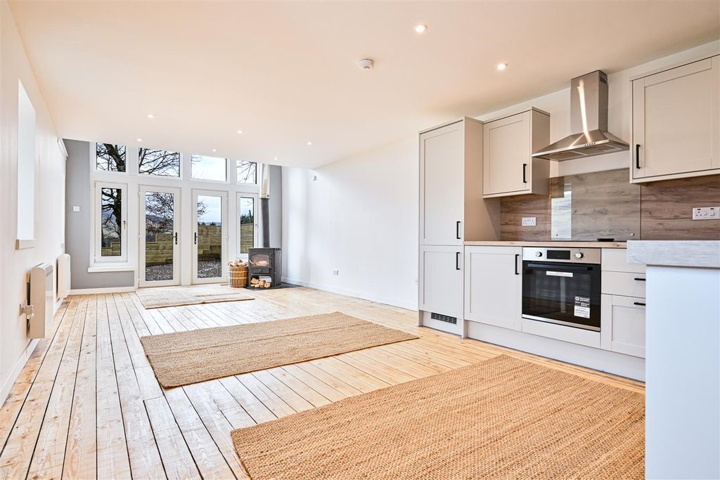 Property photo 3 of 30 3.Jpg