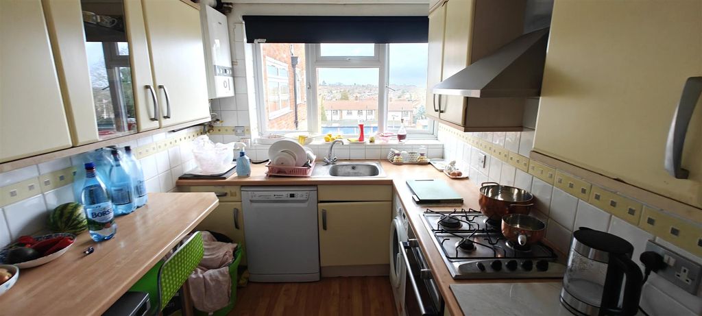 Property photo 3 of 12