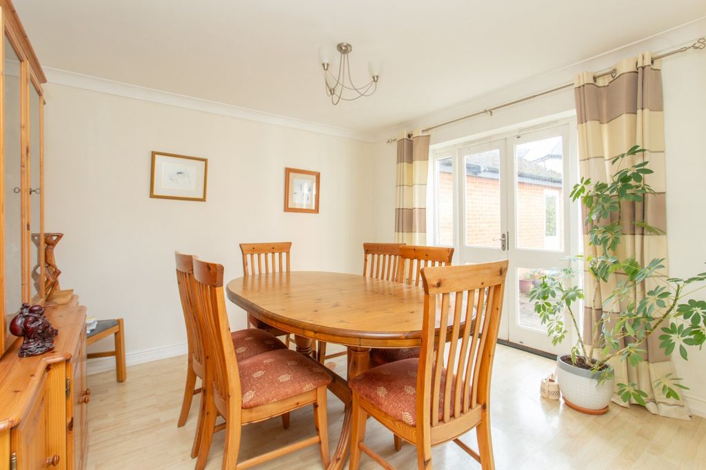 Property photo 3 of 17 Picture 3