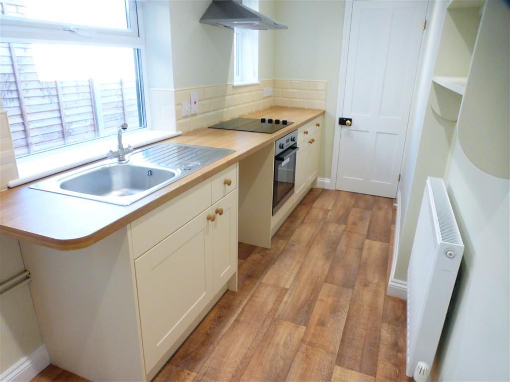 Property photo 2 of 12 Kitchen