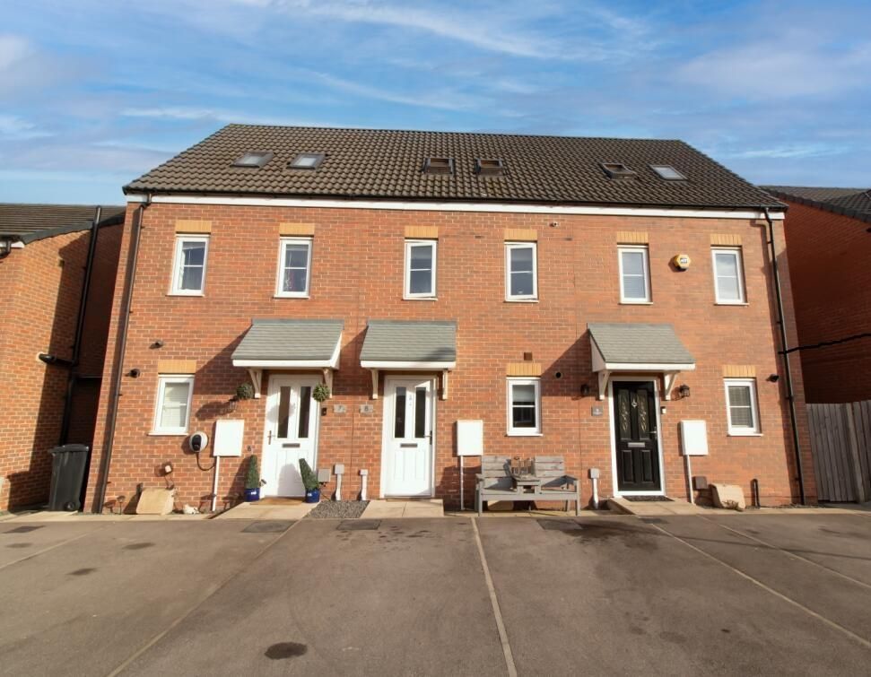 Property photo 1 of 15 Front Horse Chestnut.Jpg