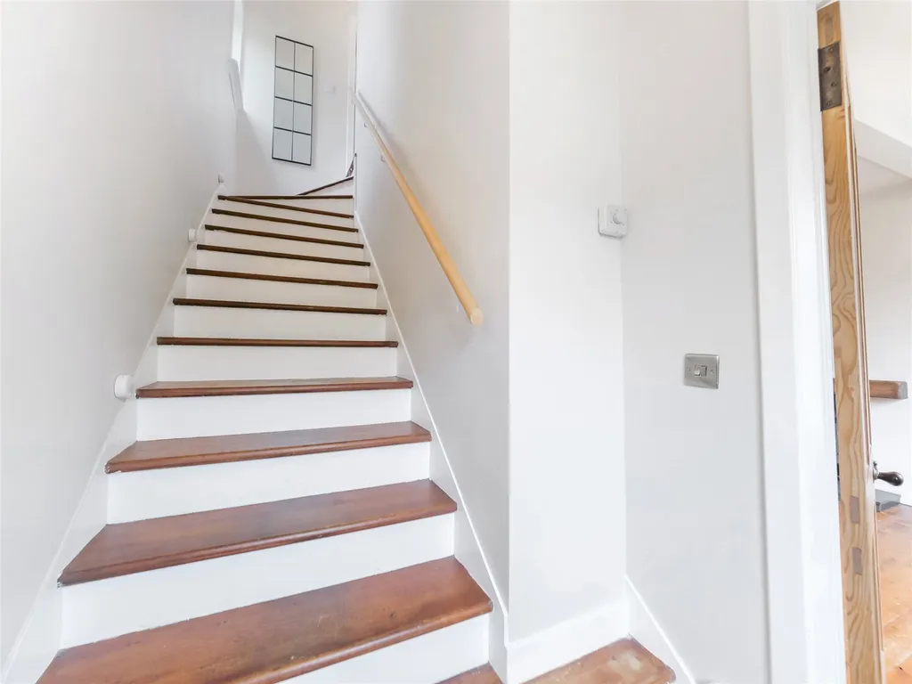 Gilmour Crescent, Eaglesham, Glasgow, East Renfrewshire G76 - View 6