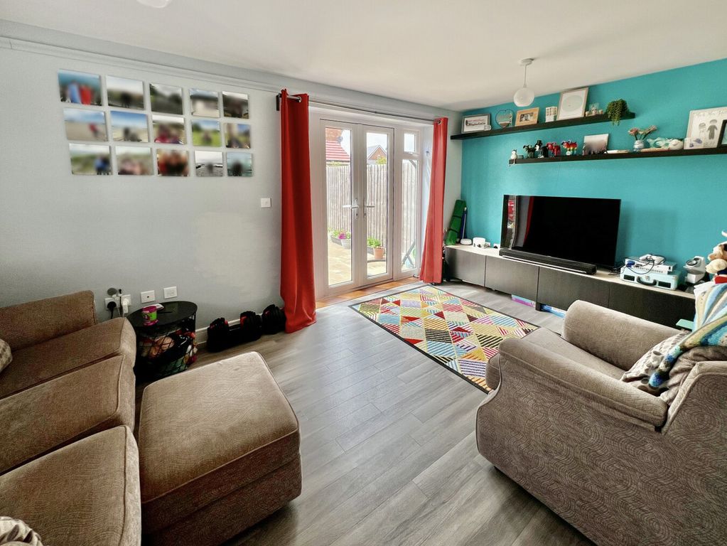 Property photo 3 of 11