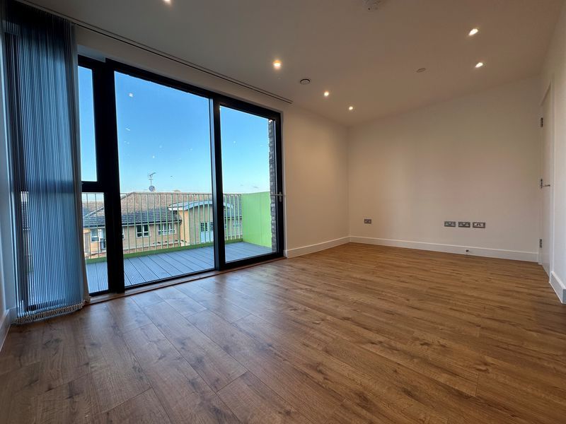 Property photo 3 of 8 Photo 5