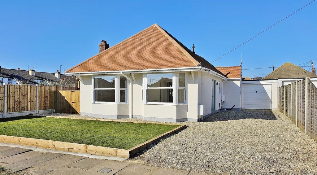 Property photo 1 of 14 Outside - Front