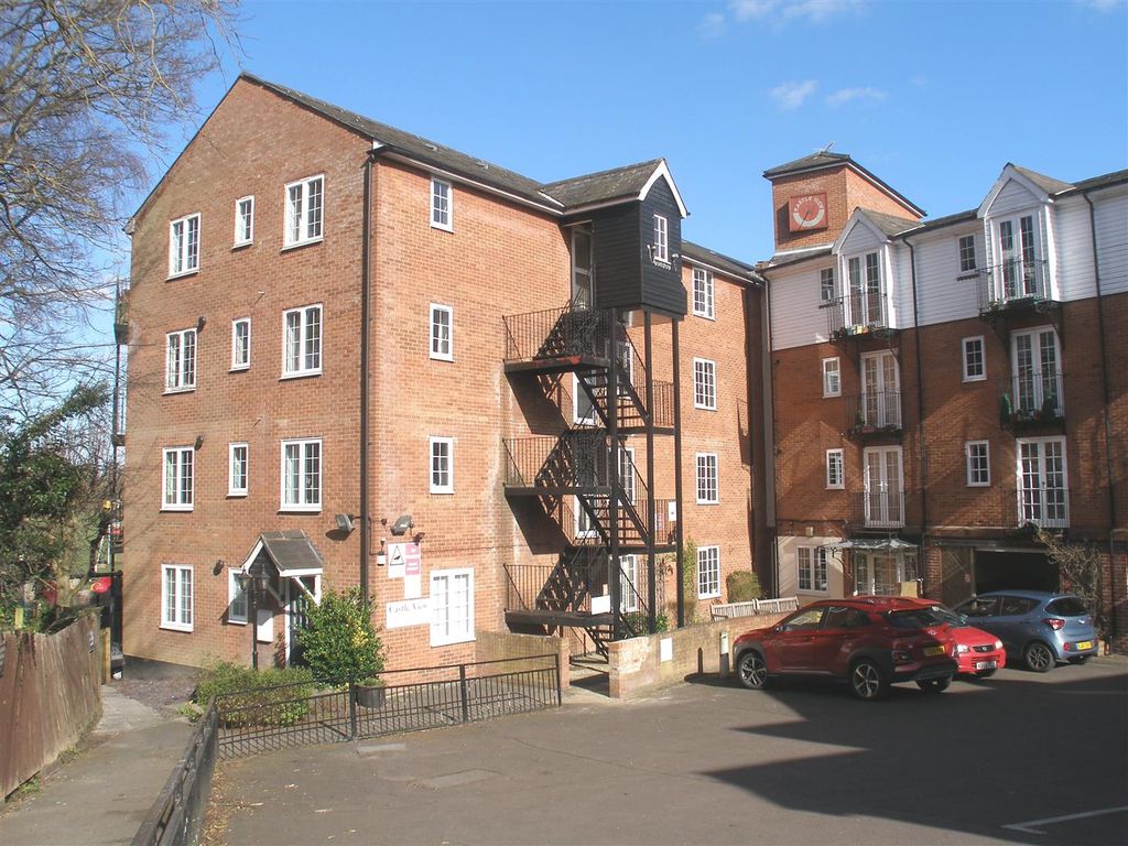 Property photo 1 of 12