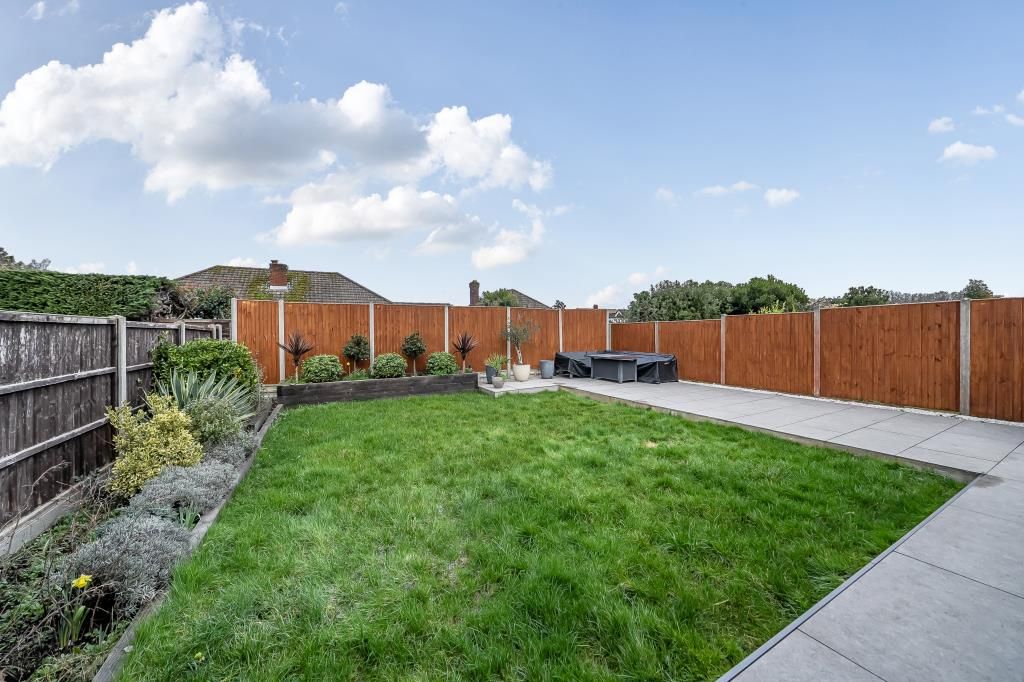 Property photo 2 of 18 Garden View