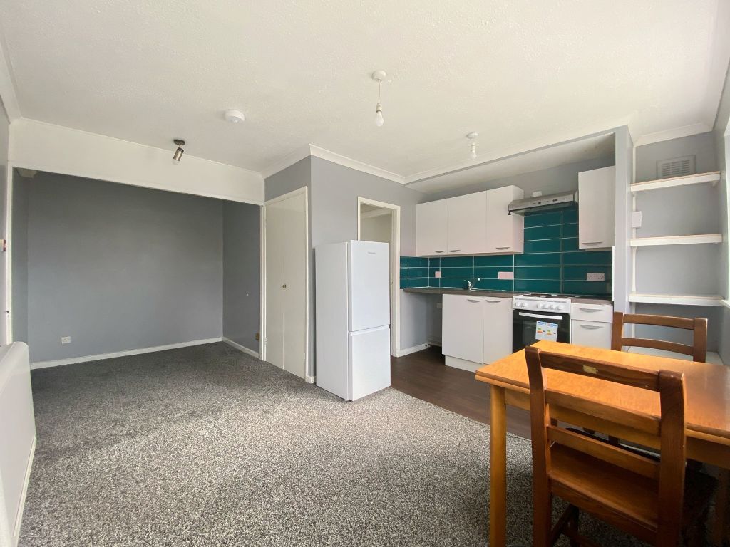 Property photo 3 of 15 Studio