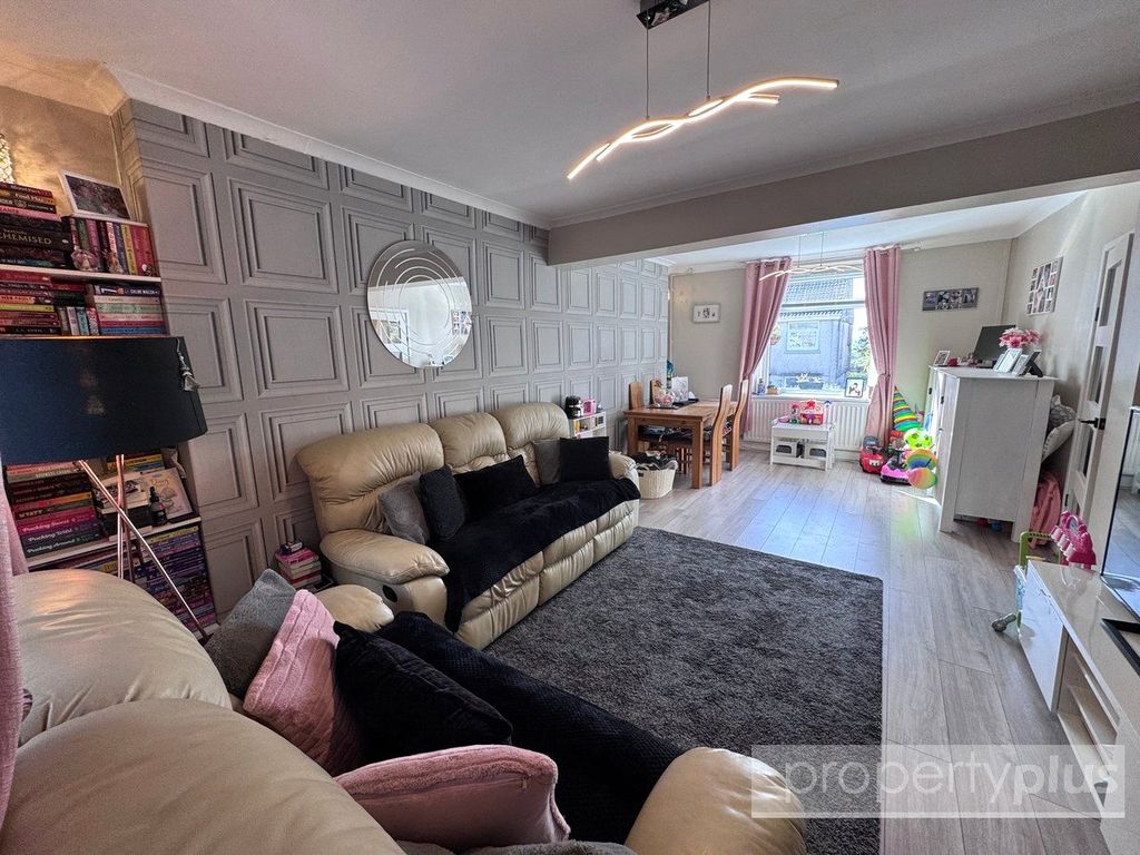 Property photo 2 of 12 Picture No. 09