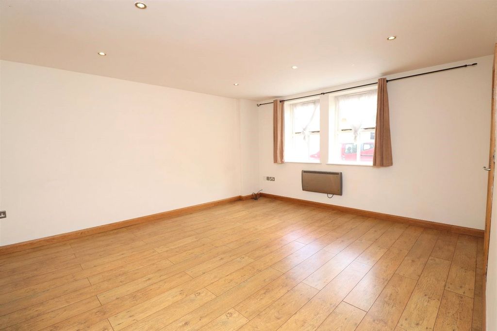 Property photo 3 of 8 0 General