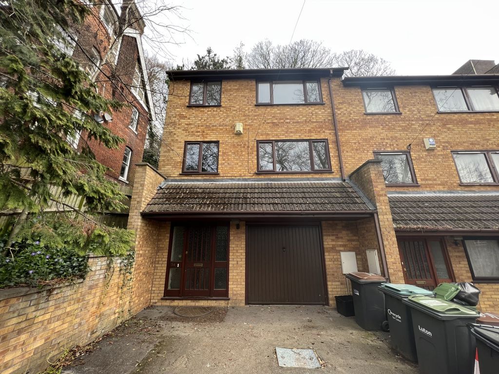 Property photo 1 of 13 3 Bedroom Town House For Rent