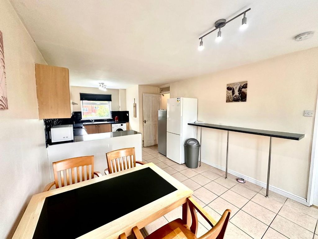 Property photo 2 of 9 39 Raygill 9 .Jpg
