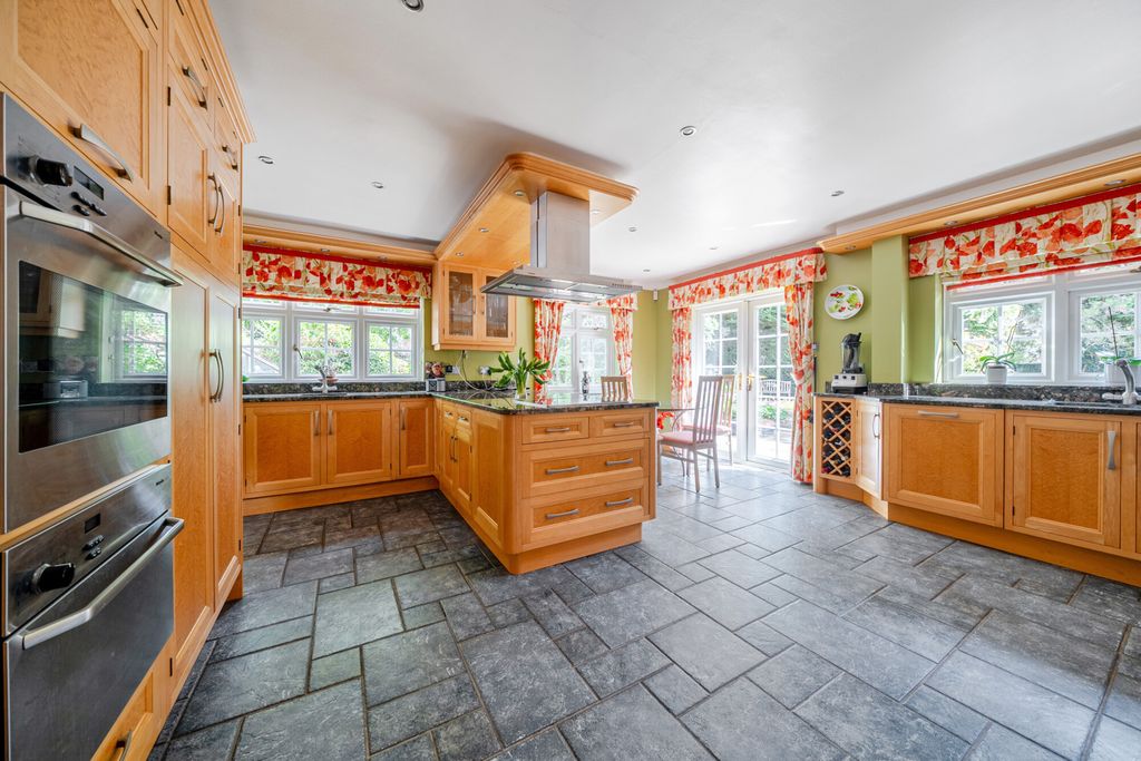 Property photo 2 of 33 1508583-46-1A0338...