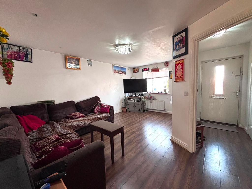 Property photo 2 of 23