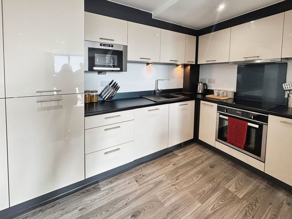 Property photo 3 of 9 Picture No. 12