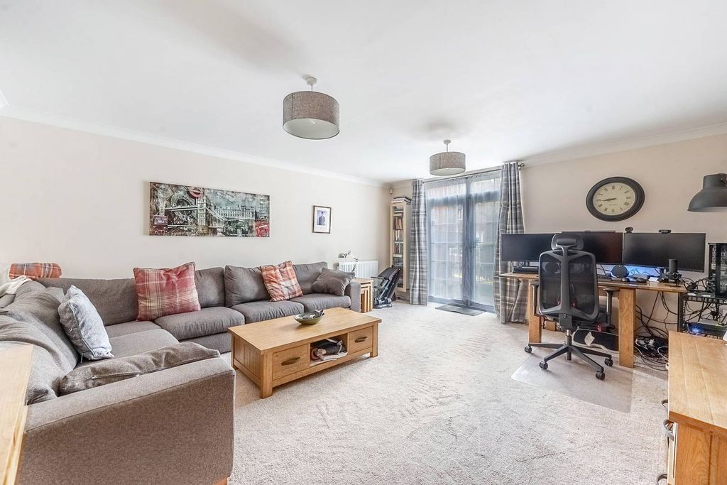 Property photo 2 of 9