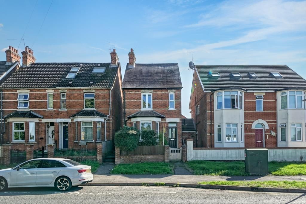 Property photo 2 of 17 External View