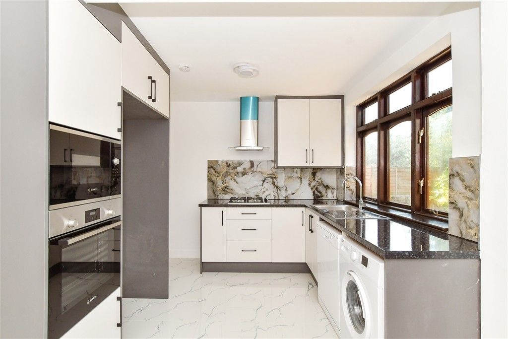Property photo 2 of 16 Kitchen/Breakfast Room