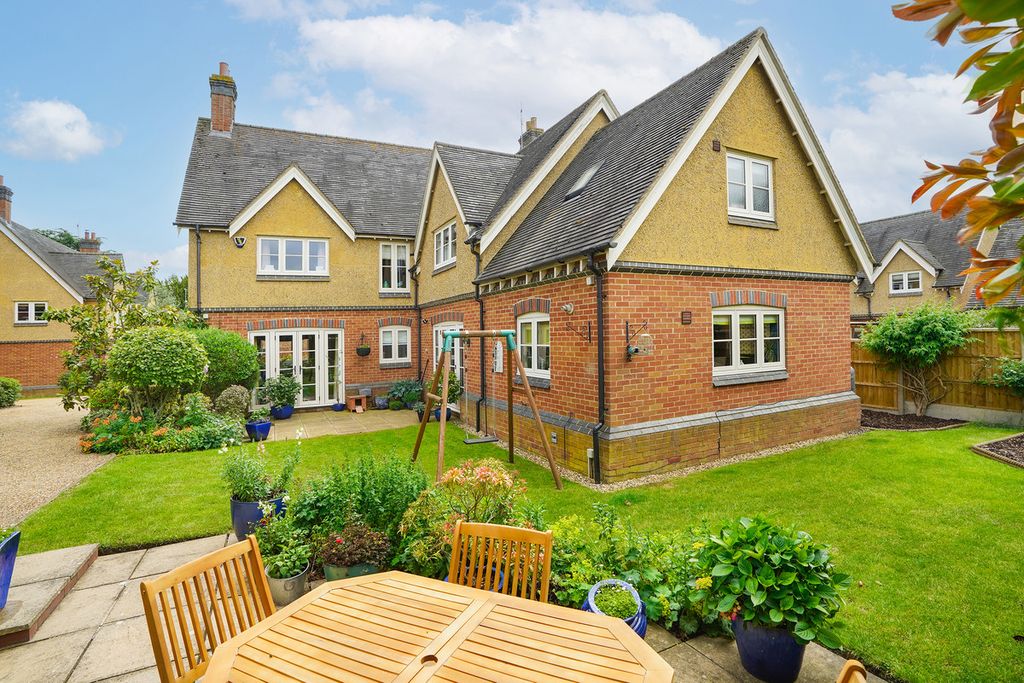 Property photo 2 of 33