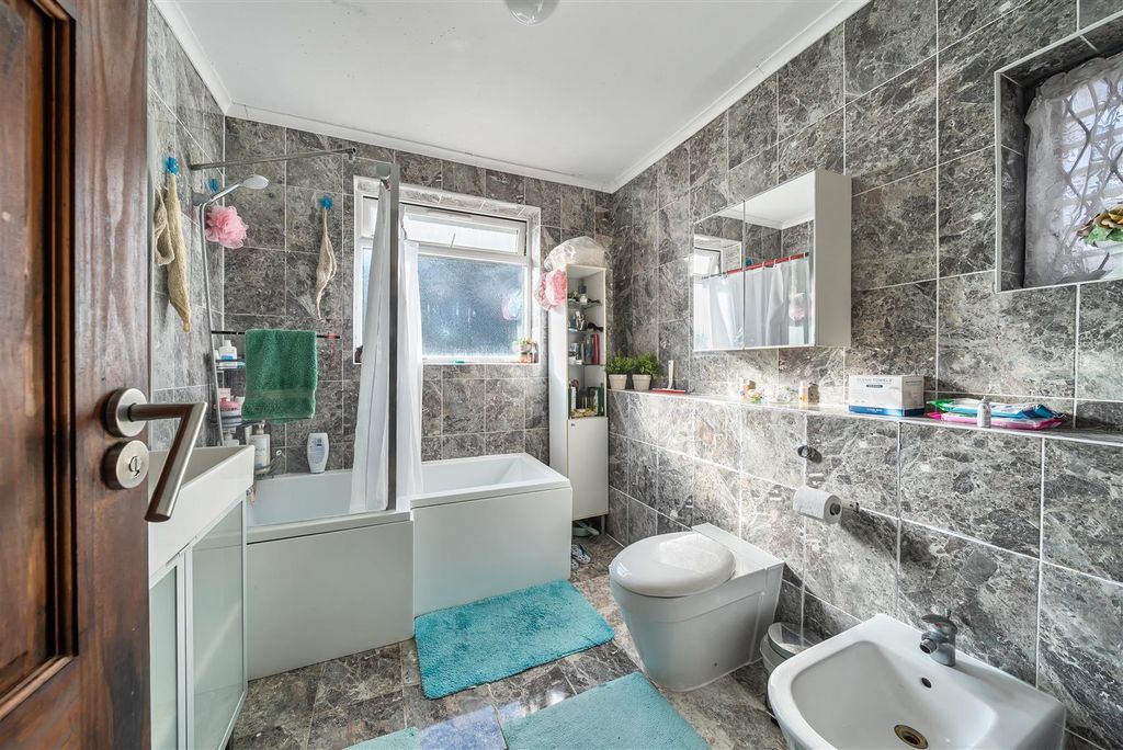 Property photo 3 of 14 1406910-19-69833d0c25Bb3.Jpg