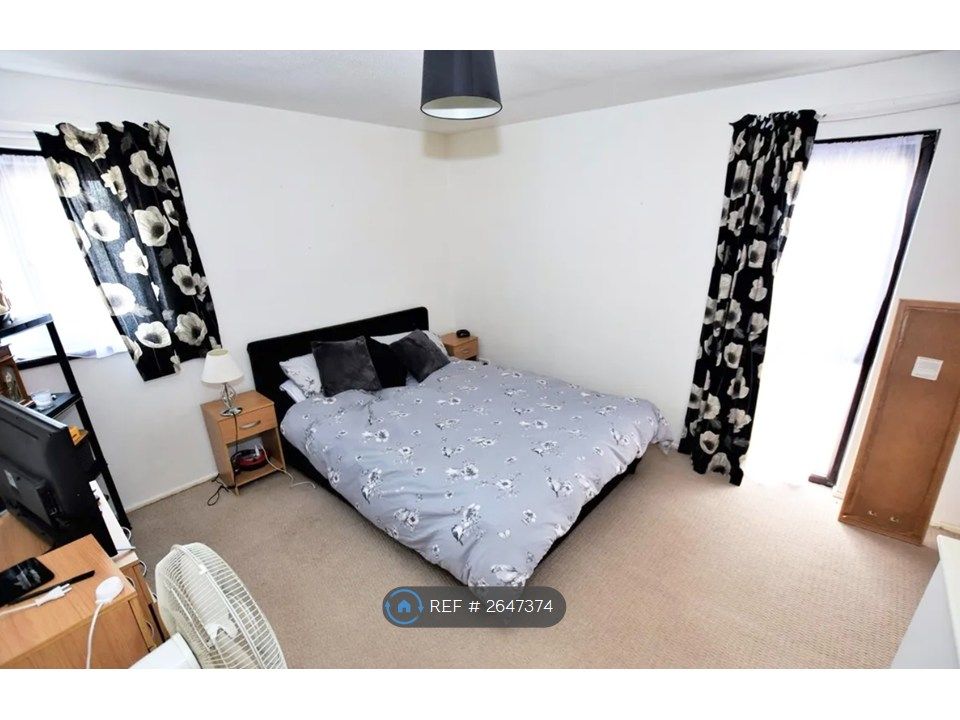 Property photo 3 of 6