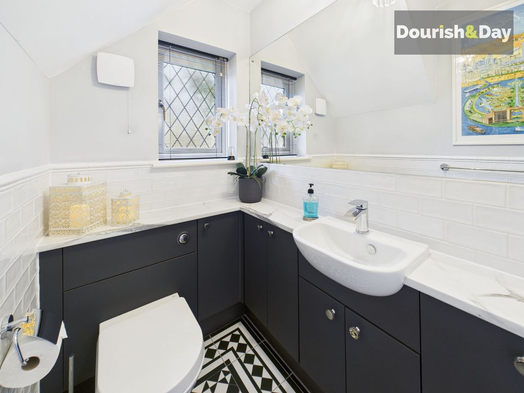 Property photo 3 of 39