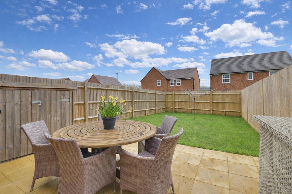 Property photo 2 of 18 Sunny Ext