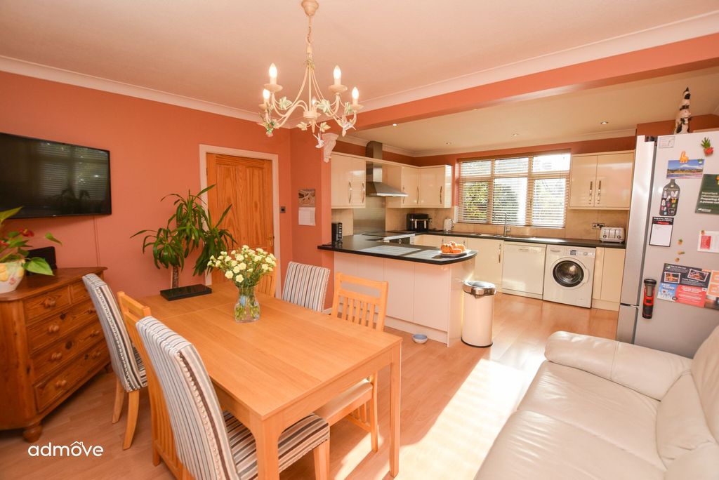 Property photo 2 of 29 Photo 8