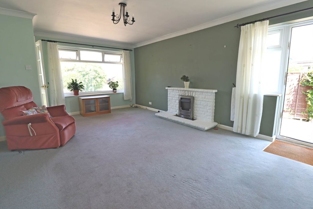 Property photo 3 of 13