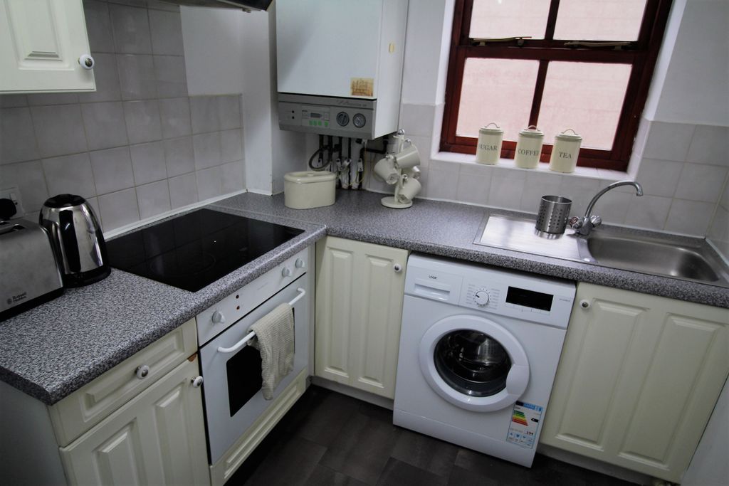 Property photo 1 of 5