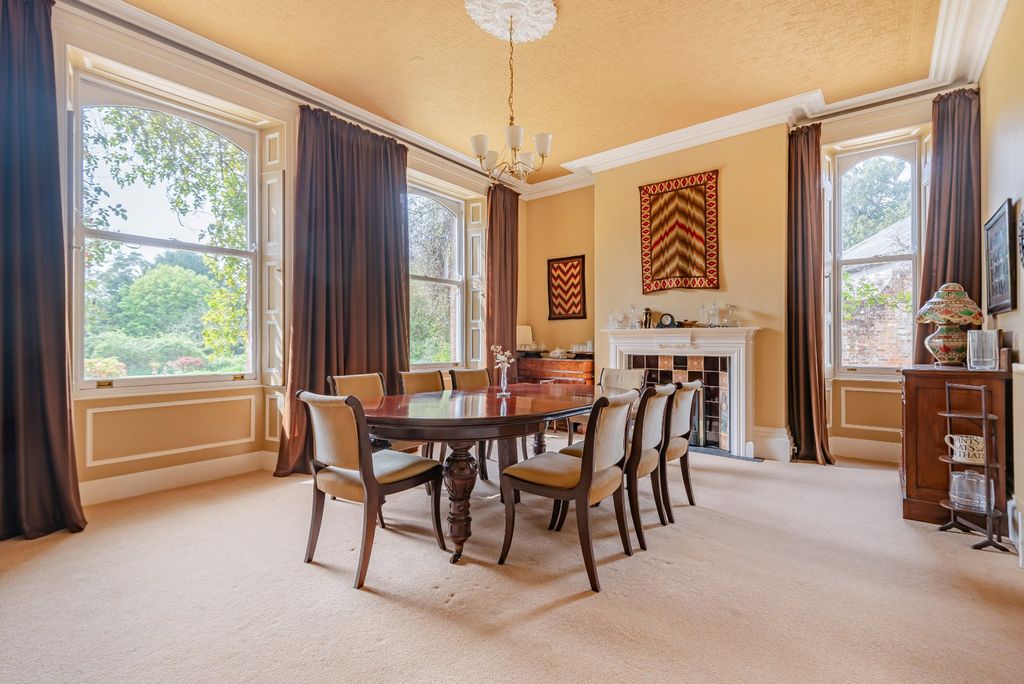 Property photo 3 of 14 Dining Room