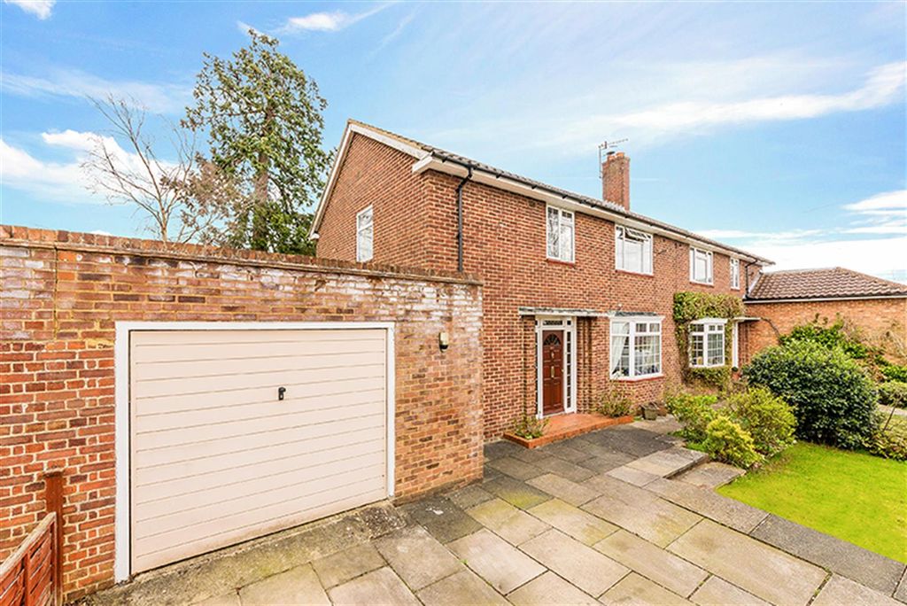 Property photo 1 of 11
