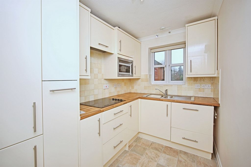 Property photo 2 of 19