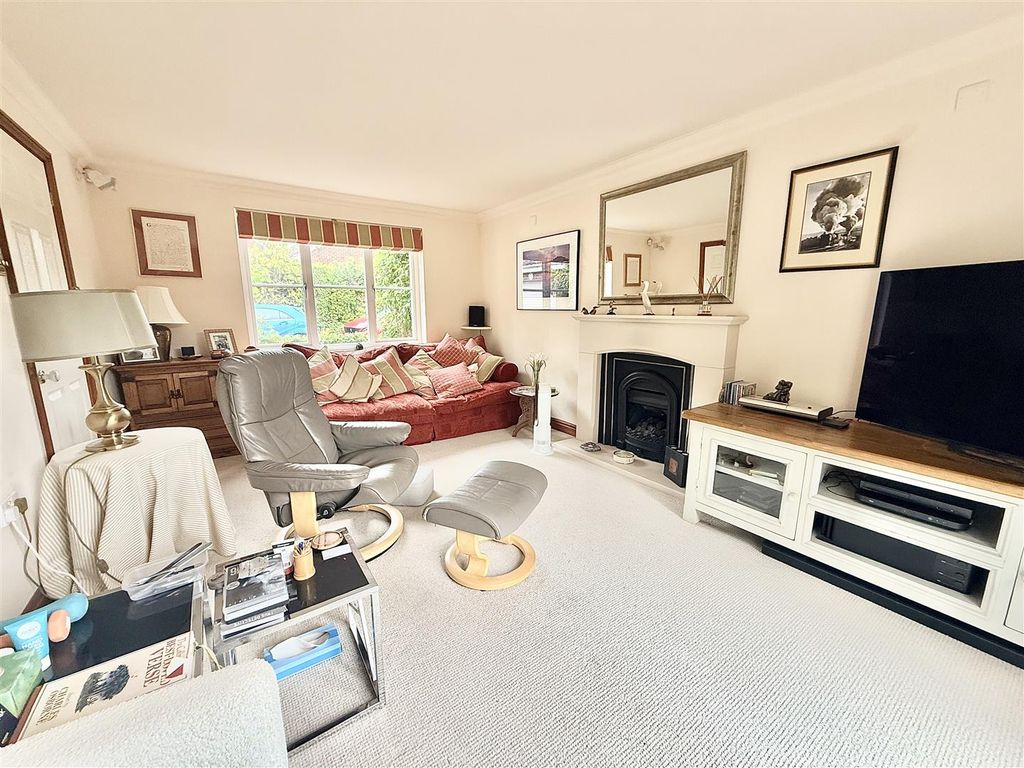 Property photo 3 of 17