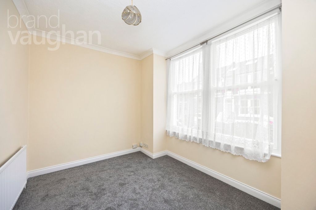 Property photo 3 of 15 Picture No. 02