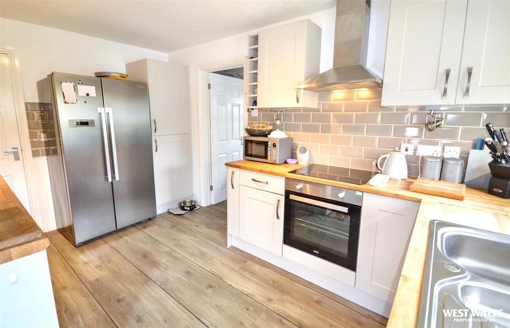 Property photo 2 of 25 5 (5).Jpg