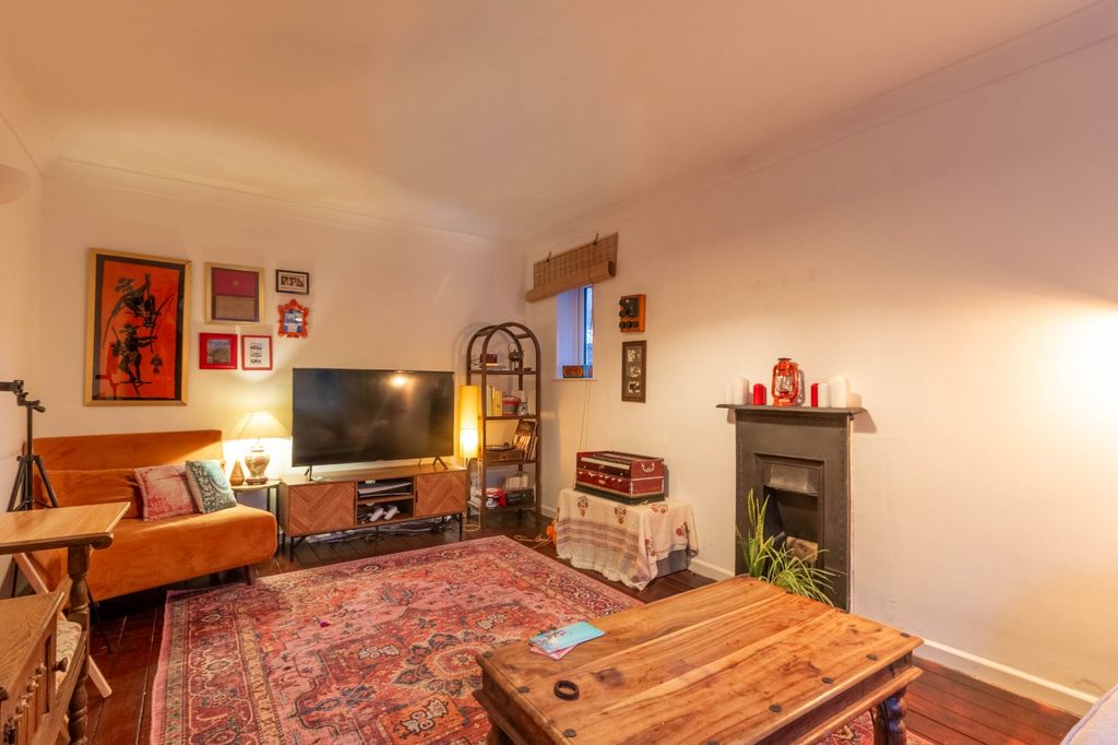 Property photo 2 of 13 Picture No. 17