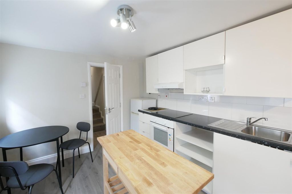 Property photo 3 of 13 P1270130.Jpg