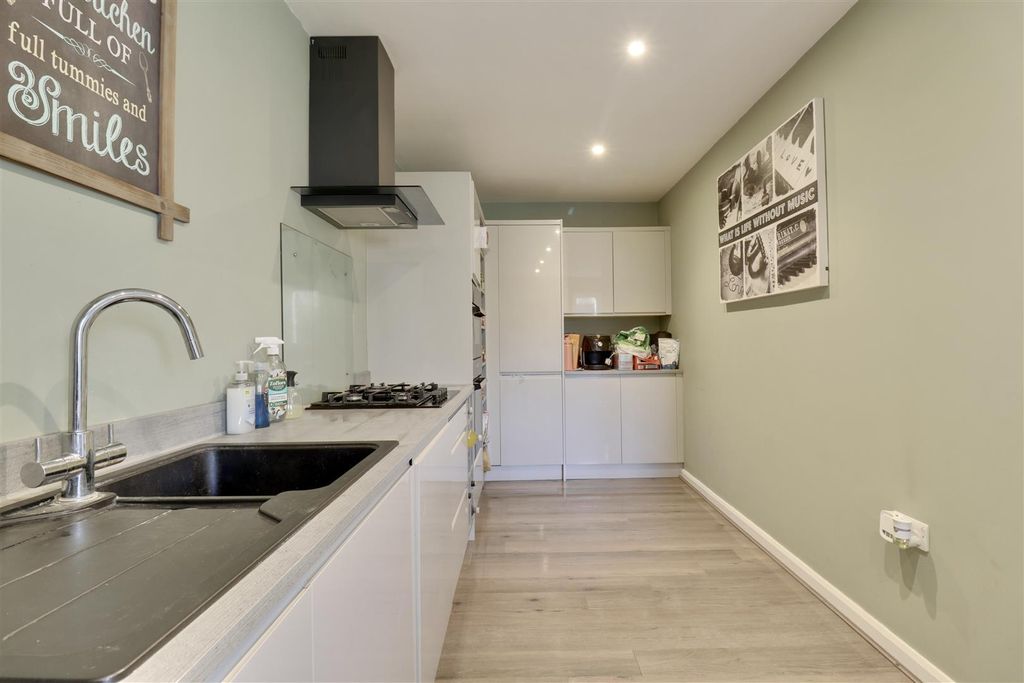 Property photo 2 of 14 A396D2C2-3E45-4B87-B186-175Df762Aad7_1_201_A.Jpeg