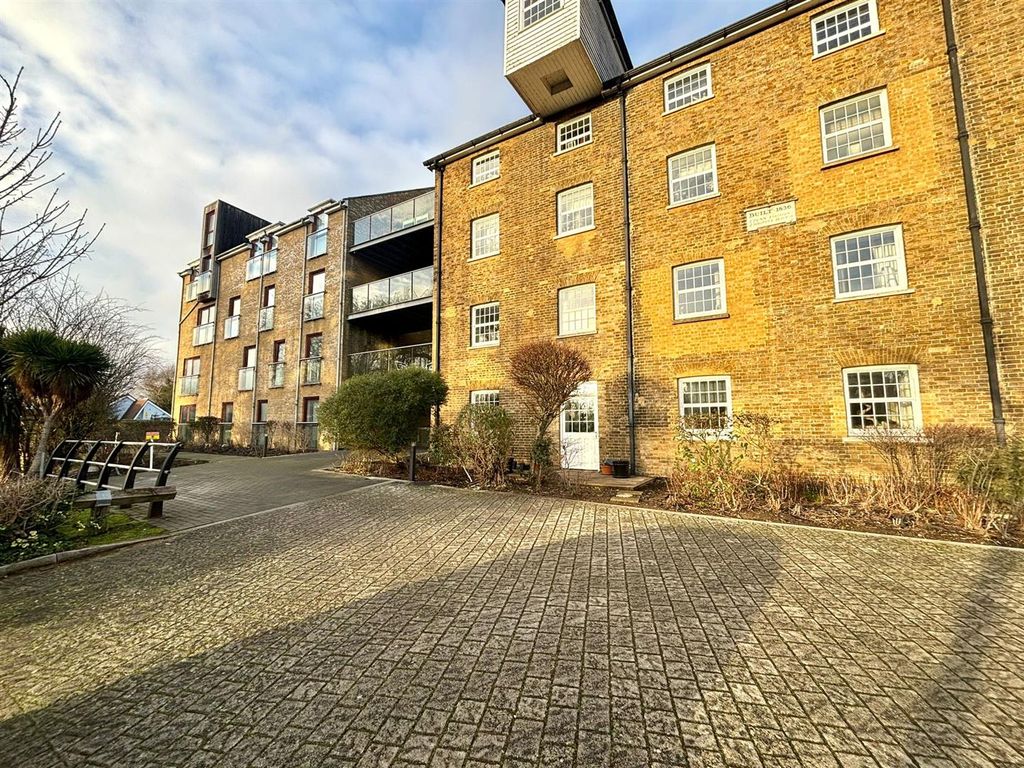 Property photo 1 of 14 External.Jpg