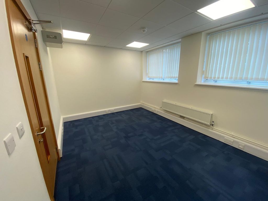Property photo 1 of 10 50-2 Office Suite To Let