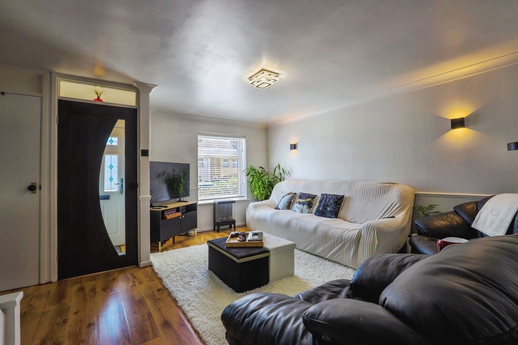 Property photo 2 of 16 Pbox-Img.Jpg