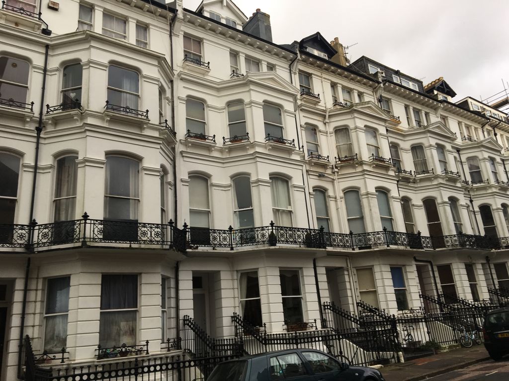 Property photo 1 of 8 Front