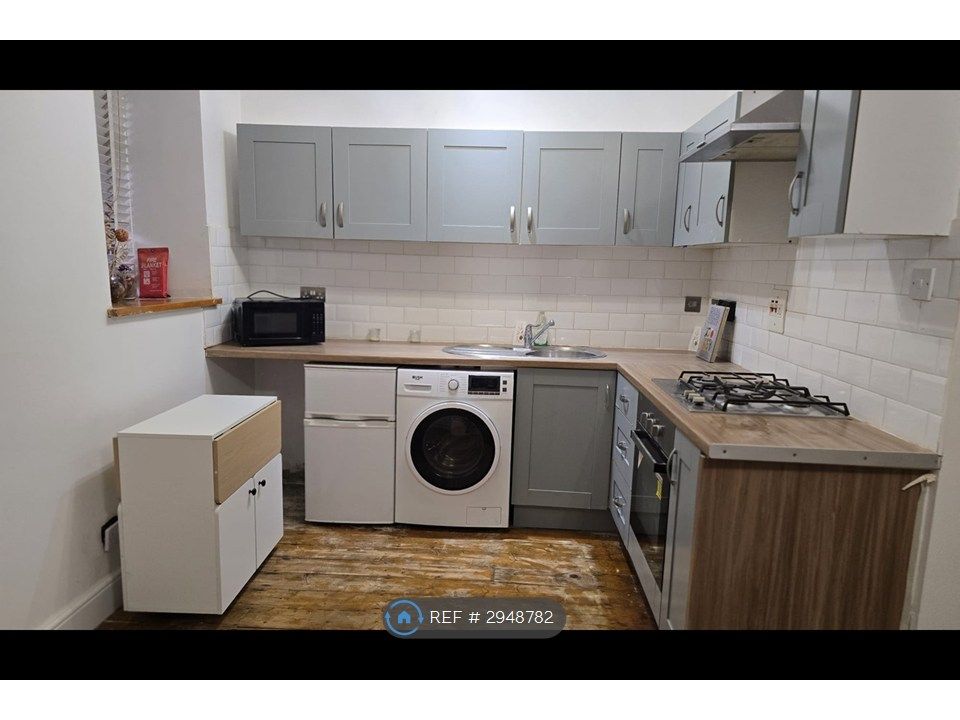 Property photo 2 of 15 Kitchen