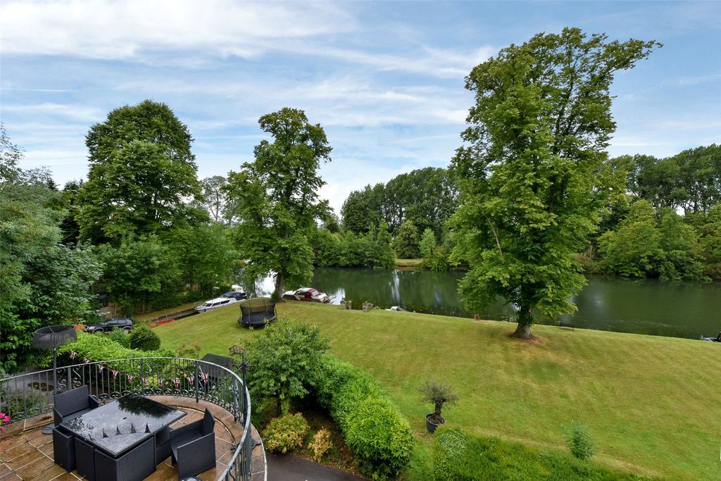 Property photo 1 of 11 Picture No. 02