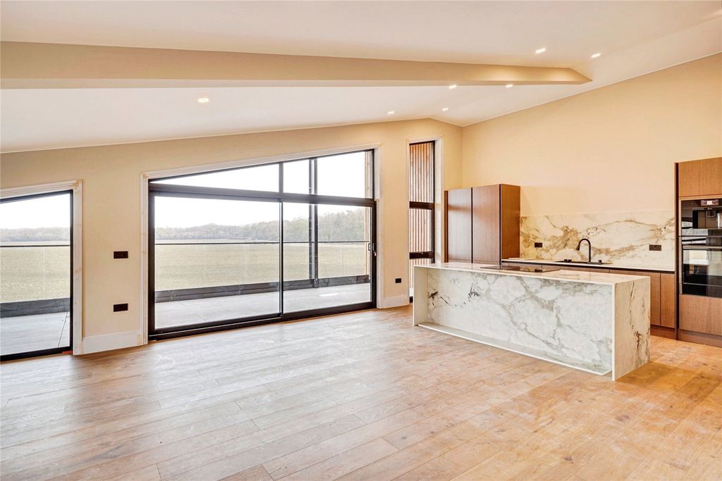 Property photo 3 of 13 Picture No. 09